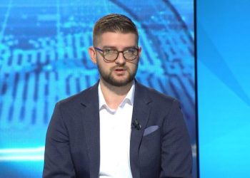 Denoncimi/ 30 pedagogë paguhen vetëm për t’i dhënë mësim një studenti të Historisë