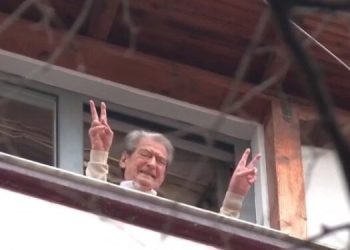 “Ejani të shkojmë në burg, që të marrim vesh se ç’ndodh në oborr”