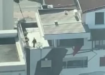 Ajrosje dhe sport në tarracë, Berisha filmohet me dron (VIDEO)