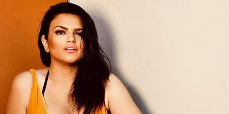 Vajza shqiptare i vjedh 290 mijë euro biznesmenes greke