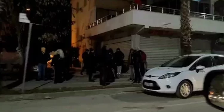 Tërmeti në Lushnje, banorët e tmerruar dolën nga banesat