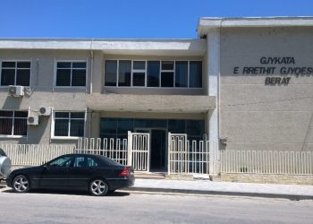 U akuzuan për për*unimin e një vajze të mitur, gjykata liron dy të rinjtë (Emrat)