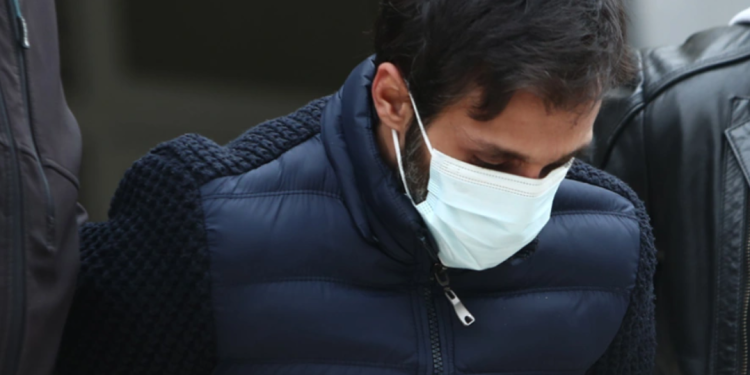 Flet nëna e grekut që vrau gruan shqiptare: Djali im të rrëfejë krimin. Ndihem keq, dua të di nëse kam lindur një përbindësh