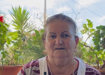 Njihuni me Besniken nga Delvina, gruaja që bën punime dore dhe zahire për turistët (VIDEO)