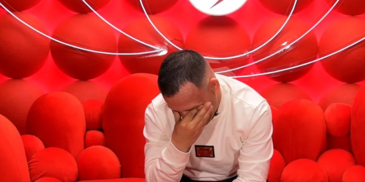 Mes vështirësive ekonomike dhe sëmundjes së babait, historia prekëse e Elvisit në Big Brother