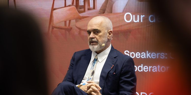 Rama: Jemi të tretët në botë për rritjen e turizmit