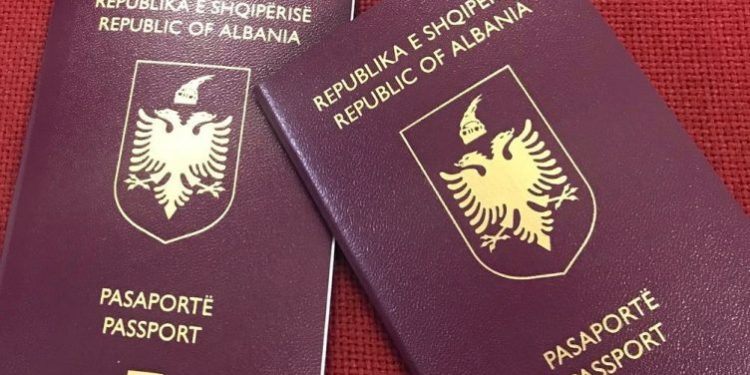 Pasaportat më të fuqishme në botë për vitin 2024, ja ku renditet Shqipëria
