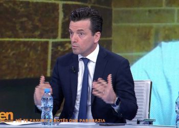 Agron Shehaj: Në Shqipëri bëhesh i pasur nga lidhjet politike