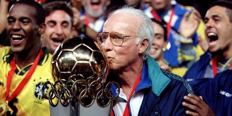 Futbolli në zi, shuhet legjenda e Brazilit