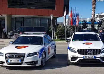 “Bishat” e Kejvinës dhe Trejsit shoqëruan eskortën e Blinken, makinat e sekuestruara të vajzave vip tani në shërbim të policisë (FOTO)