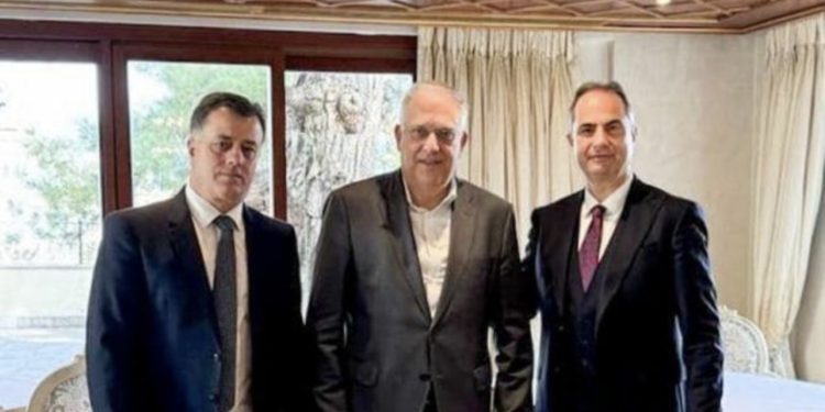 Ish-ministri i Rendit në Greqi pret në Janinë dy njerëzit e Berishës: T’i japim fund ndalimit të Fredi Belerit