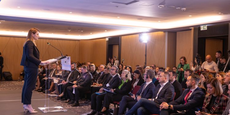 Muzhaqi: Nga ky vit, mbështetje financiare për të rinjtë që marrin pjesë në praktikat e punës