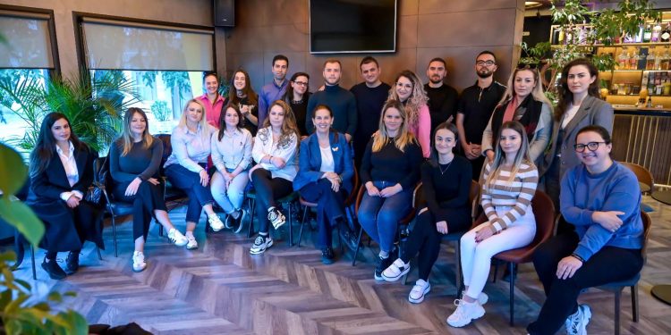 Fytyrat e reja të PS Gjirokastër, Kumbaro prezanton anëtarët e rinj të partisë (FOTO)