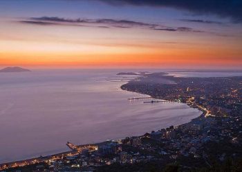 Fotografohet fenomeni i rrallë mbi Gjirin e Vlorës (Foto)
