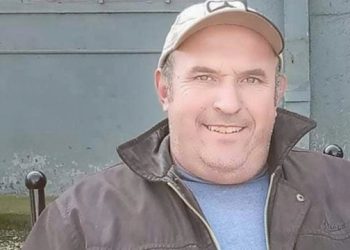 Krim horror në Greqi, djali vret babanë dhe i pret kokën me sharrë elektrike