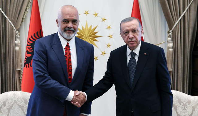 Rama fluturon në Turqi, Erdogan e pret në takim