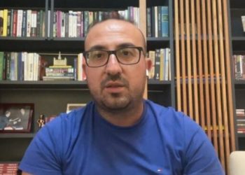 Deputeti i PD porosit protestuesit e opozitës: Merrni bukë me vete, byrekë dhe dhallë!