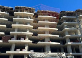 Ndërtoi pa leje pallatin 7-katësh, vetëdorëzohet në polici biznesmeni nga Saranda