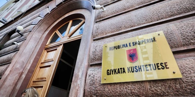 Gjykata Kushtetuese hedh poshtë Vangjel Dulen: Askush nuk ka kërkuar përshpejtim të çështjes për Alfred Belerin