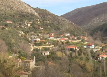 Njihuni me Navaricën, fshatin që furnizon Sarandën me ujë e ku kanë nisur të shkojnë turistë (VIDEO)