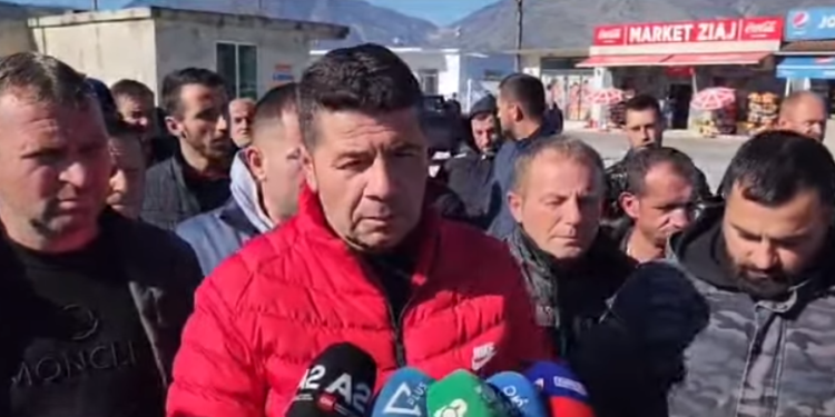 Blegtorët e jugut protestojnë edhe para takimit me ministren Anila Denaj