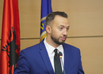 “O me mua, ose armik…”, Arbër Hitaj: Kjo klasë politike me terma sovjetike është në grahmat e fundit