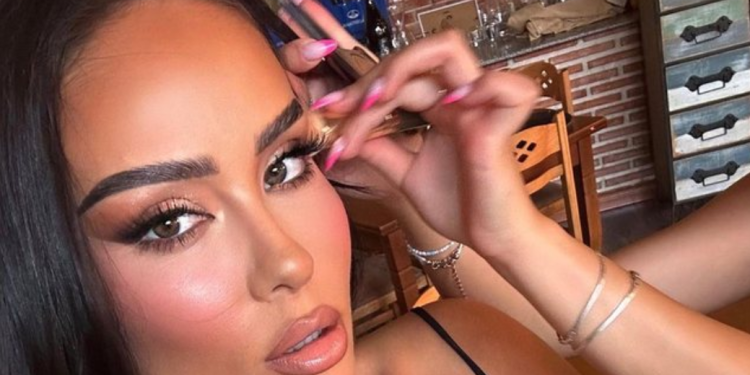 Xhensila bën daljen e parë pas lajmit të divorcit