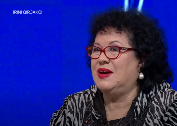 “I thashë mamasë se po nuk shkova në Lice do të mbytem në Bistricë”, Irini Qirjano rrëfen pasionin për muzikën (VIDEO)