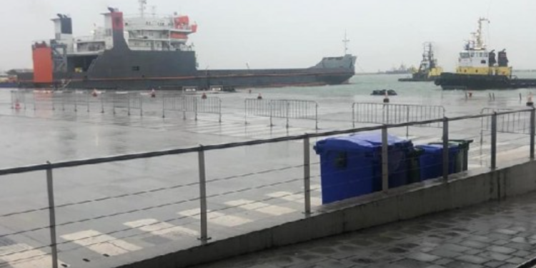 Moti i keq, shtyhen me 6 orë nisja e trageteve drejt Italisë