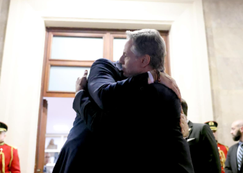 8 orët e Blinkenit (pa opozitën) në Shqipëri