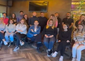 Mirela Kumbaro prezanton fytyrat e reja të PS në Gjirokastër: Iu bashkuan vizionit Shqipëria 2030. Do të jemi shumë më tepër herës tjetër (VIDEO)