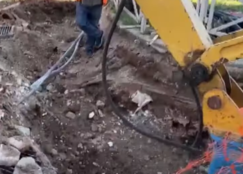 Në rrezik sinagoga e Sarandës/ Fadromat dhe çekiçët po gërmojnë pranë rrënojave antike (VIDEO)