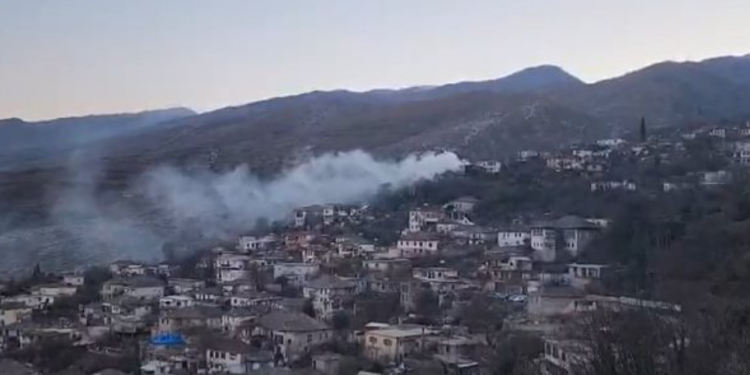 Djegia e shtëpive në Gjirokastër, municionet e ’97 rrezikuan zjarrfikësit