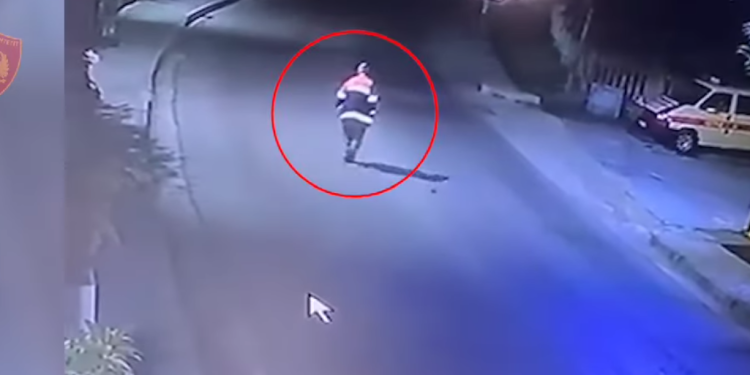 Nuk e hapi dot kasafortën e lekëve, mori fletoren e borxheve. Njihuni me hajdutin budalla në Kuçovë (VIDEO)