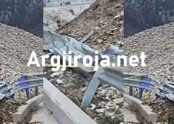 E frikshme/ Viktima e parë në rrugën Kardhiq-Delvinë, mbrojtëset metalike jashtë standardit dhe një krahasim me Bypassin e Fierit (FOTO)
