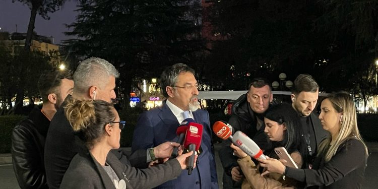 Tensionet në Kuvend/ Çuçi: Teatër kukullash. Nëse vazhdojnë kështu, do të kërkojmë përjashtimin e tyre