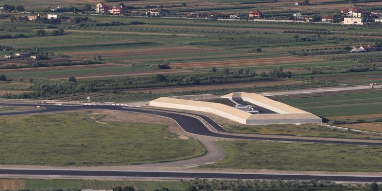 Shihni si duket baza e NATO-s në Kuçovë (FOTO)