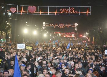 Rama në Turqi, opozita proteston poshtë zyrës së tij (FOTO)