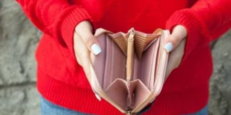 Në këtë moshë ju zbrazen xhepat