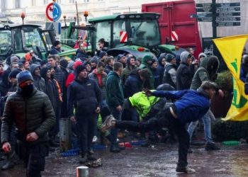 Protesta e fermerëve, e bllokuar pa afat rruga Kallpaq-Janinë, pala greke njofton Shqipërinë