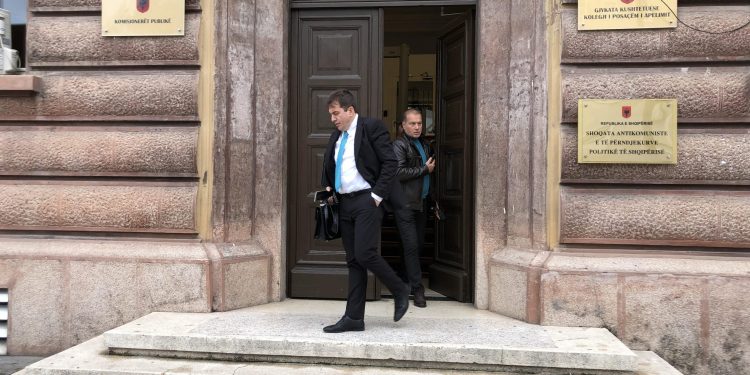 KPA vendos të shqyrtojë një prej denoncimeve të reja ndaj prokurorit të Gjirokastrës, Julian Çafka