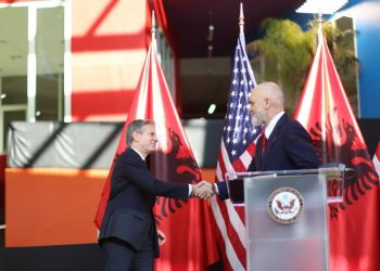 Blinken komplimenton Ramën: Një udhëheqës i shquar, por edhe një kryeministër shumë i mirë