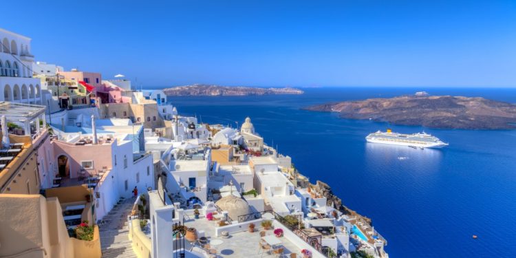 Goditet grupi i shpërndarësve të drogës në Santorini, 4 shqiptarë të arrestuar