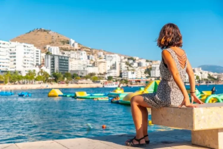 Gjithçka duhet të dini për Sarandën dhe rivierën shqiptare, revista franceze rendit arsyet pse duhet tw vizitoni vendin tonë