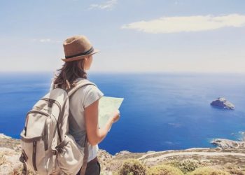 Më shumë se gjysma e shqiptarëve nuk bëjnë pushime, 70% e tyre nuk kanë mundësi financiare, rekord në Europë