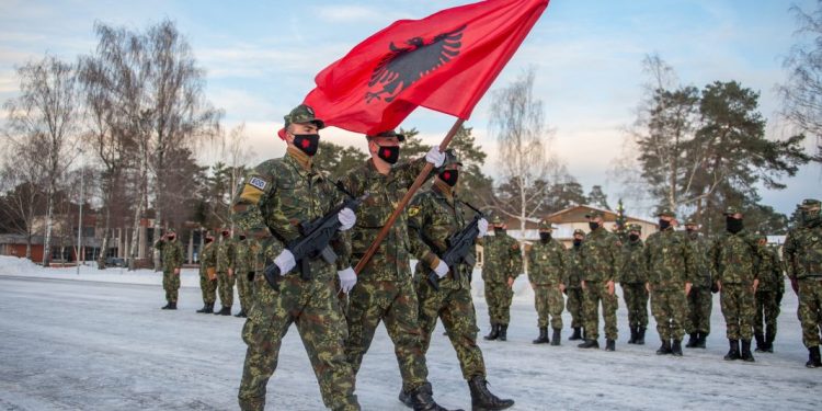 Si renditet Shqipëria, ja sa harxhojnë shtetet e NATO-s për ushtrinë