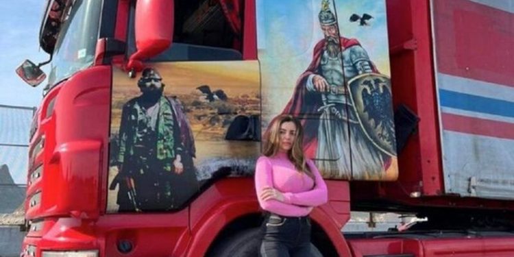 Kamionistja shqiptare në Itali që është kthyer në “hit”: Italianët janë ndryshe nga shqiptarët (FOTO)