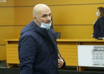 Liroi nga burgu të dënuarin për dhunë në familje, kërkohet shkarkimi i gjyqtarit të Gjirokastrës
