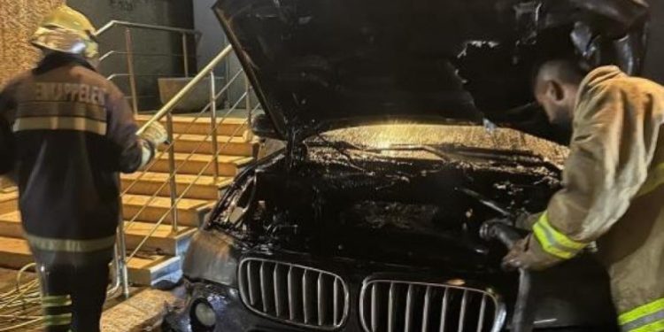 Digjet gjatë natës një “BMW”, ja kujt i përkiste (Emri)