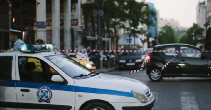 E rëndë në Greqi, shqiptarit i bie shtylla në kokë